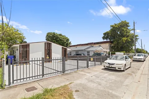 3125 NW 21st Ct #01