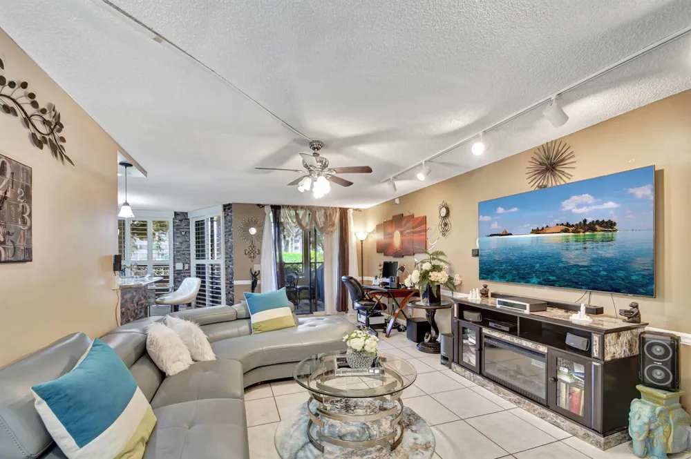 4702 Fountains Drive S #105 Lake Worth, FL 33467