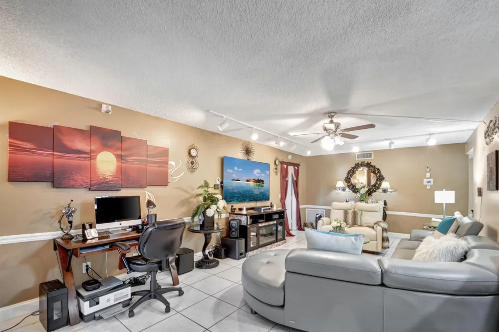 4702 Fountains Drive S #105 Lake Worth, FL 33467