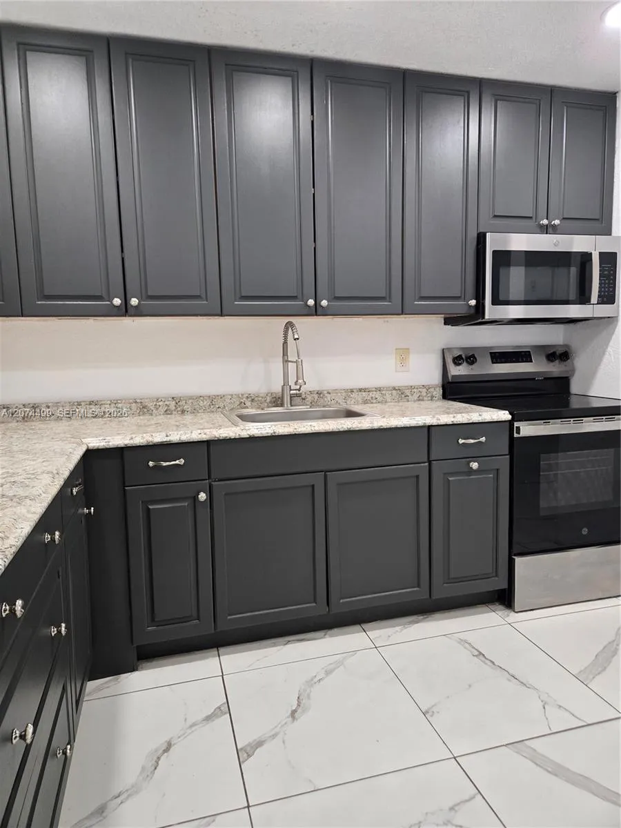 154 NW 14th Way #B Dania Beach, FL 33004