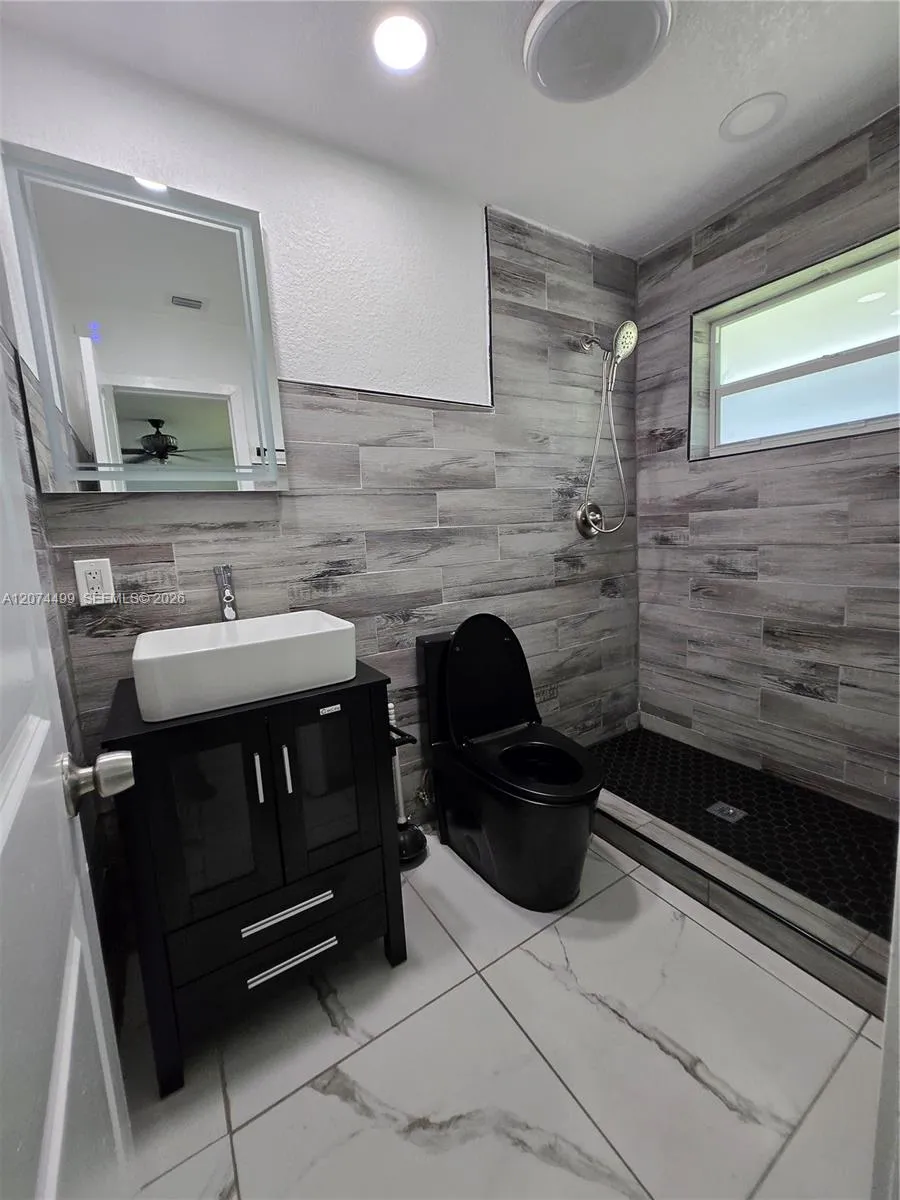 154 NW 14th Way #B Dania Beach, FL 33004