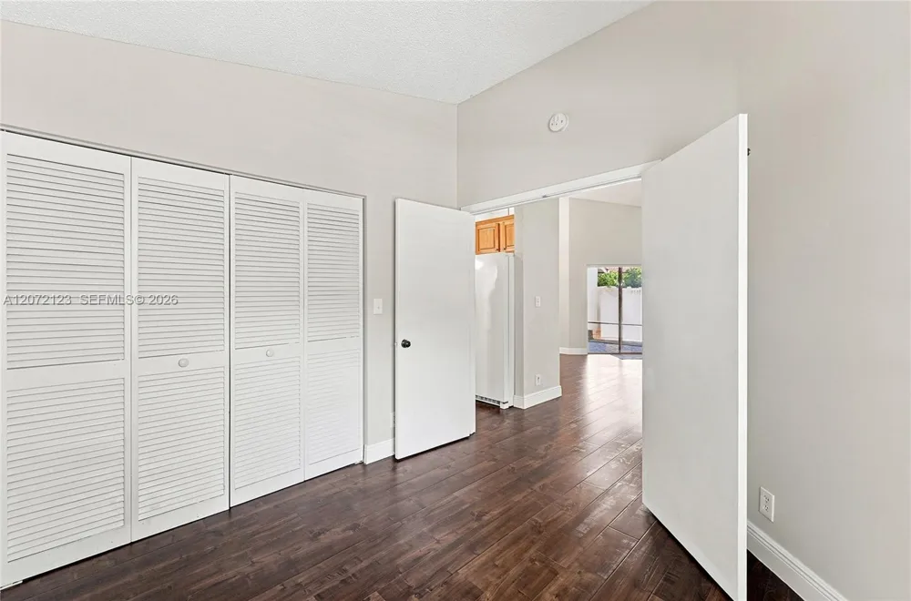 10425 NW 9th Mnr Coral Springs, FL 33071