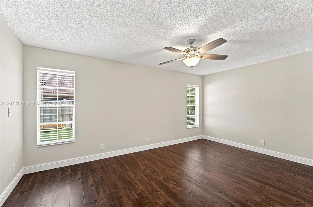 10425 NW 9th Mnr Coral Springs, FL 33071