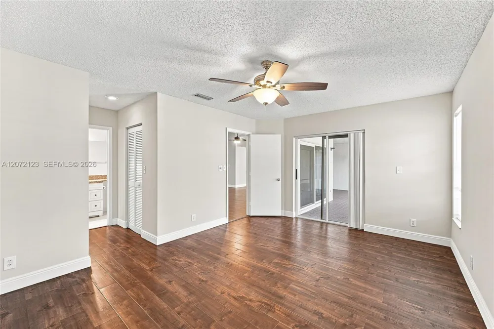 10425 NW 9th Mnr Coral Springs, FL 33071