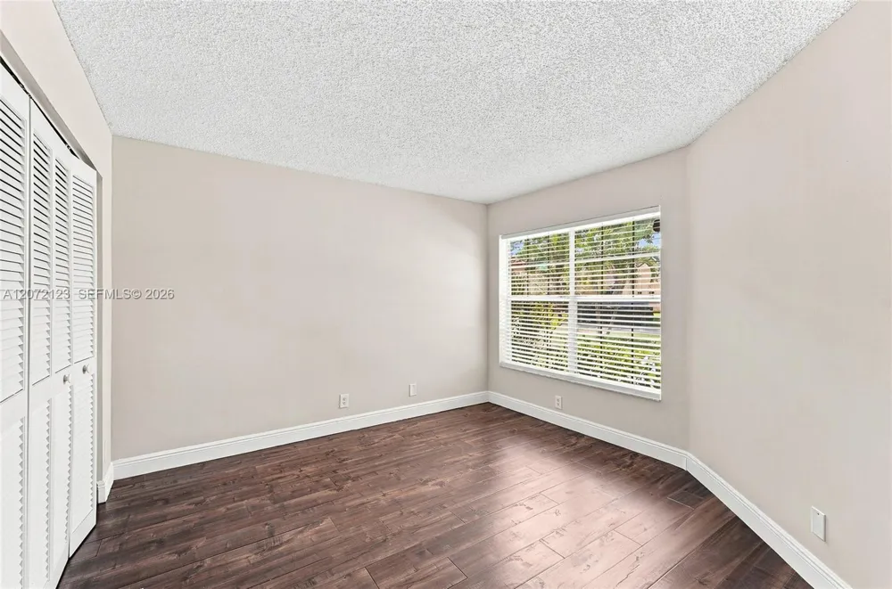 10425 NW 9th Mnr Coral Springs, FL 33071