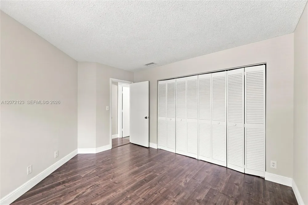10425 NW 9th Mnr Coral Springs, FL 33071
