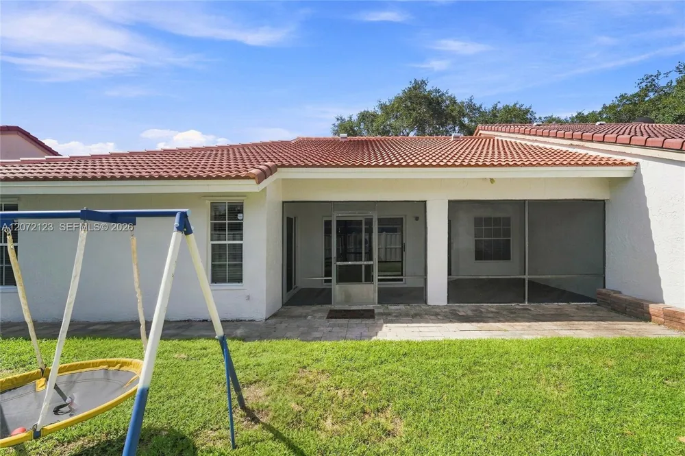 10425 NW 9th Mnr Coral Springs, FL 33071