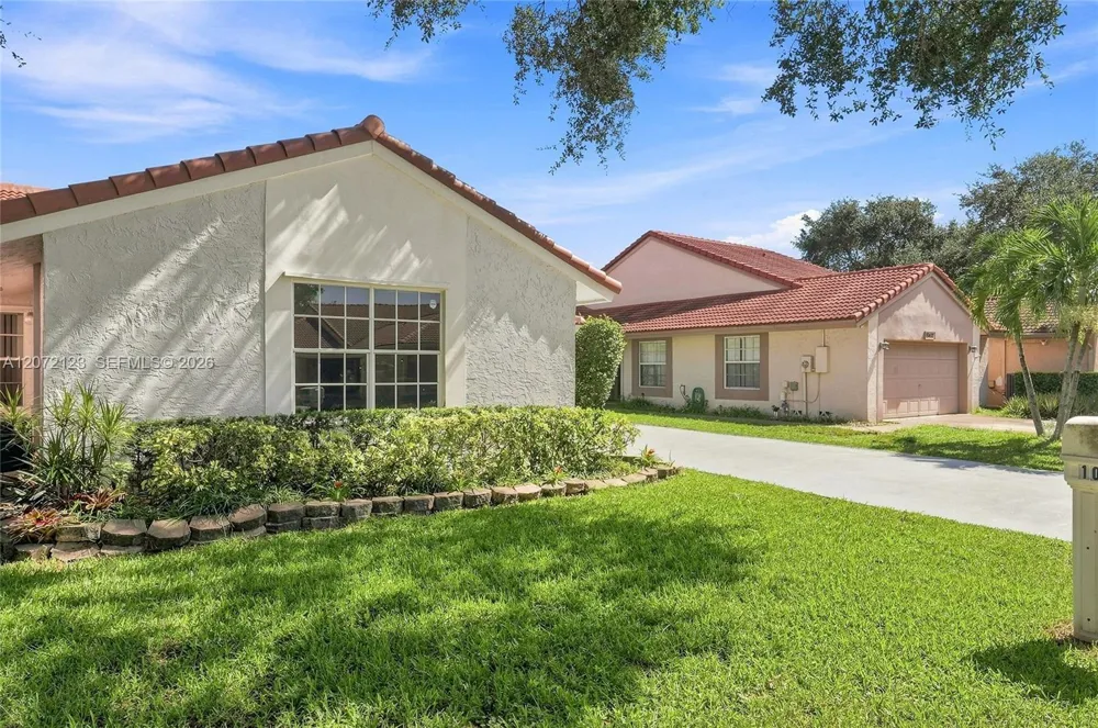 10425 NW 9th Mnr Coral Springs, FL 33071