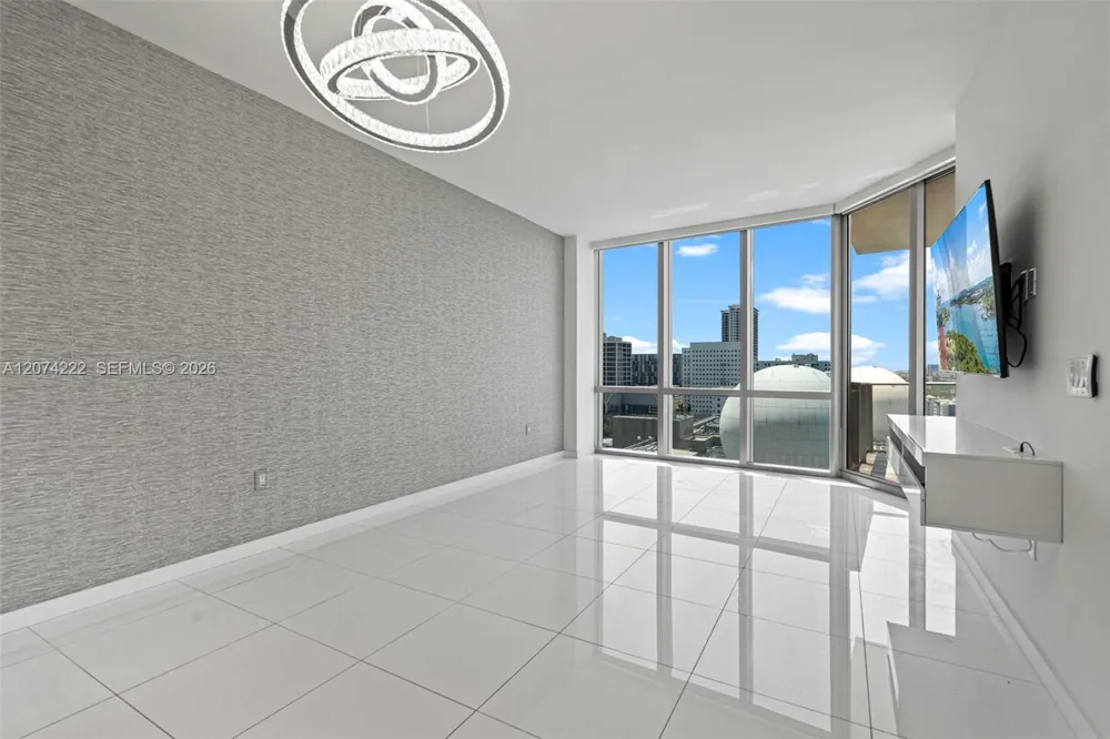 851 NE 1st Ave #1506 Miami, FL 33132