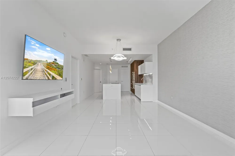 851 NE 1st Ave #1506 Miami, FL 33132