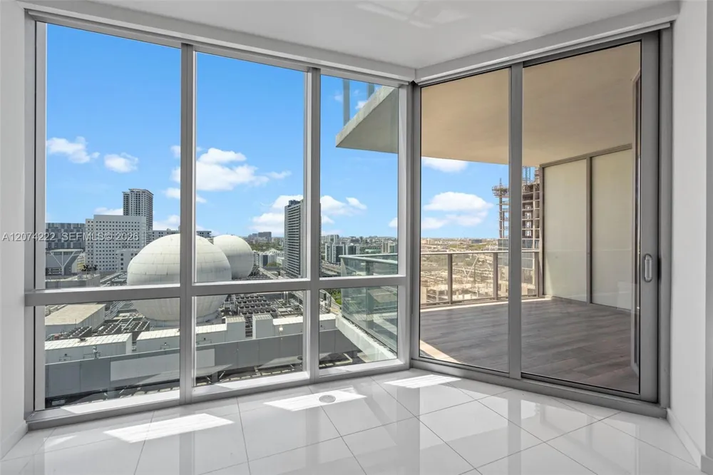 851 NE 1st Ave #1506 Miami, FL 33132