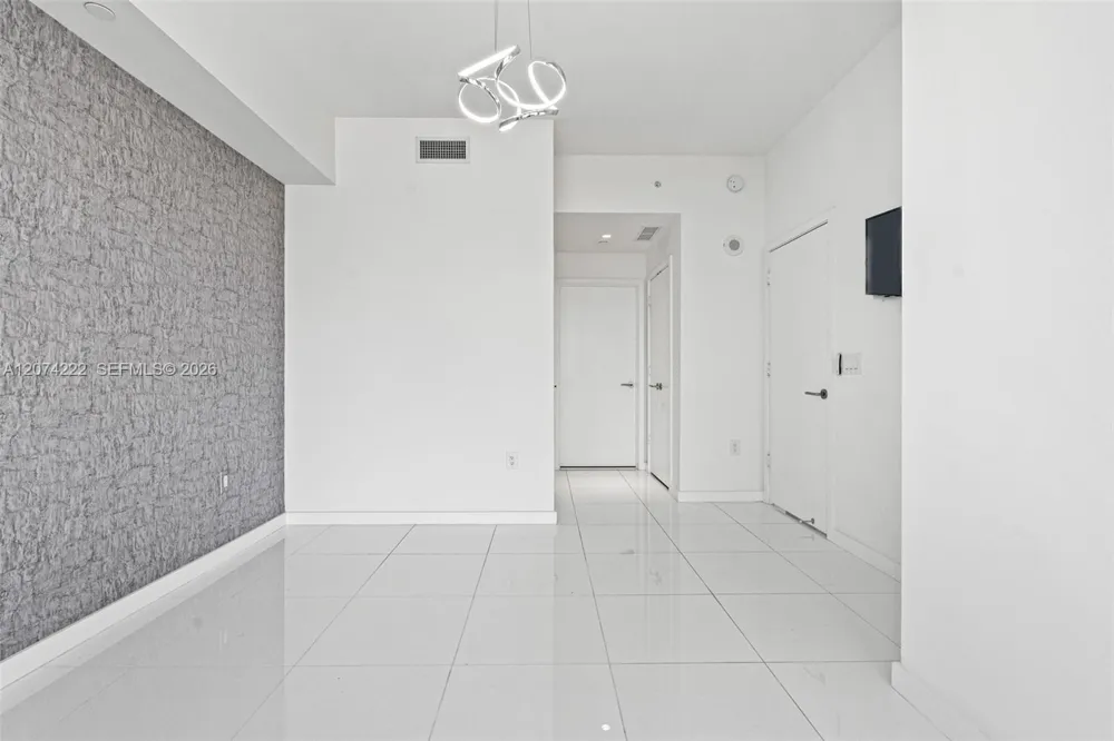 851 NE 1st Ave #1506 Miami, FL 33132