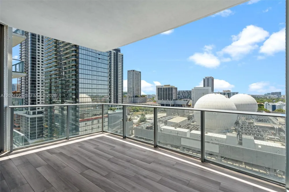 851 NE 1st Ave #1506 Miami, FL 33132