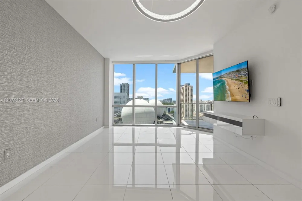 851 NE 1st Ave #1506 Miami, FL 33132