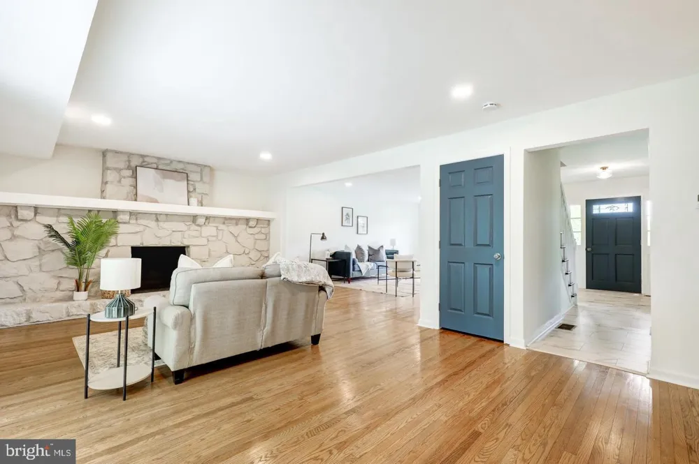 4928 EDGEWOOD ROAD Doylestown, PA 18902