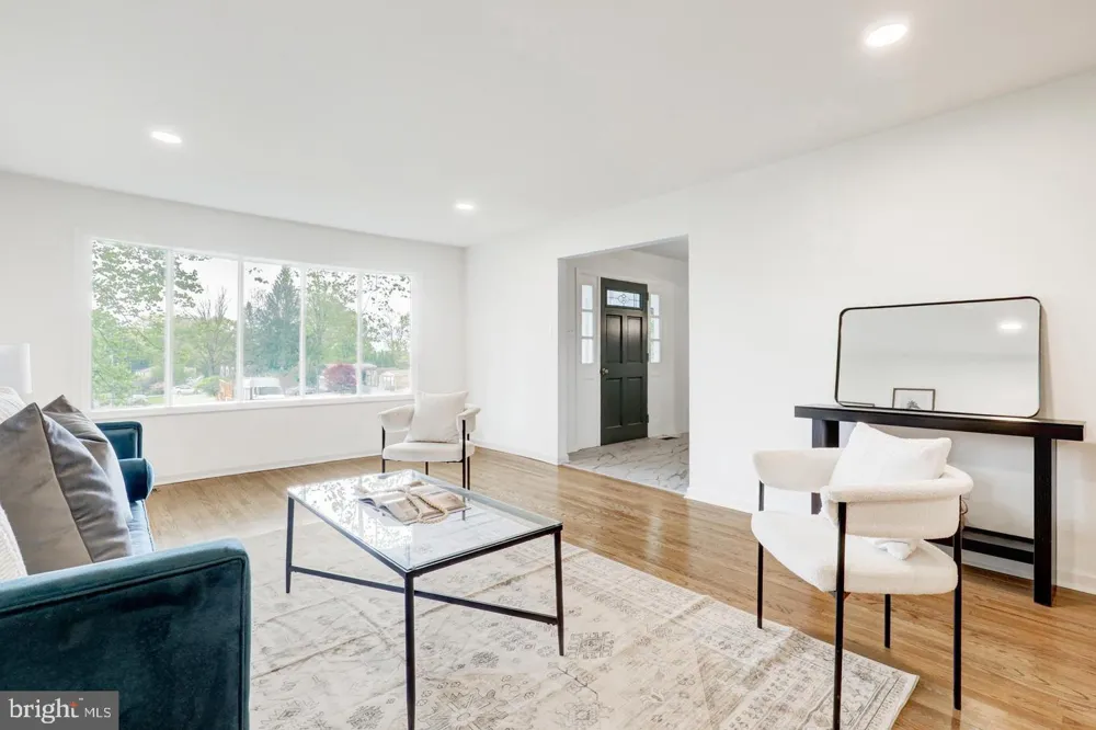 4928 EDGEWOOD ROAD Doylestown, PA 18902