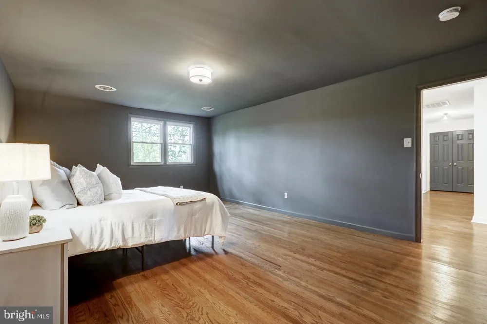 4928 EDGEWOOD ROAD Doylestown, PA 18902