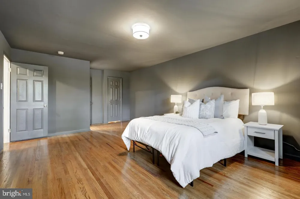 4928 EDGEWOOD ROAD Doylestown, PA 18902