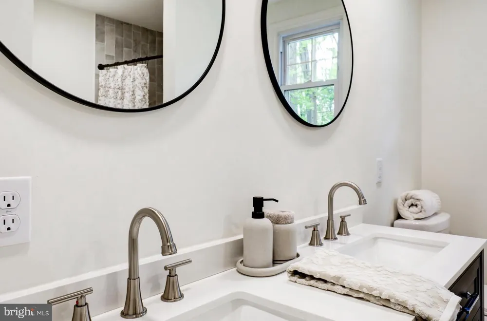 4928 EDGEWOOD ROAD Doylestown, PA 18902