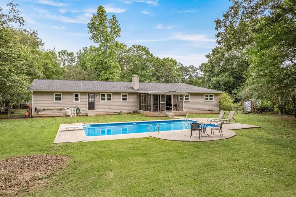 25 Pine Chase Drive Carrollton, GA 30116