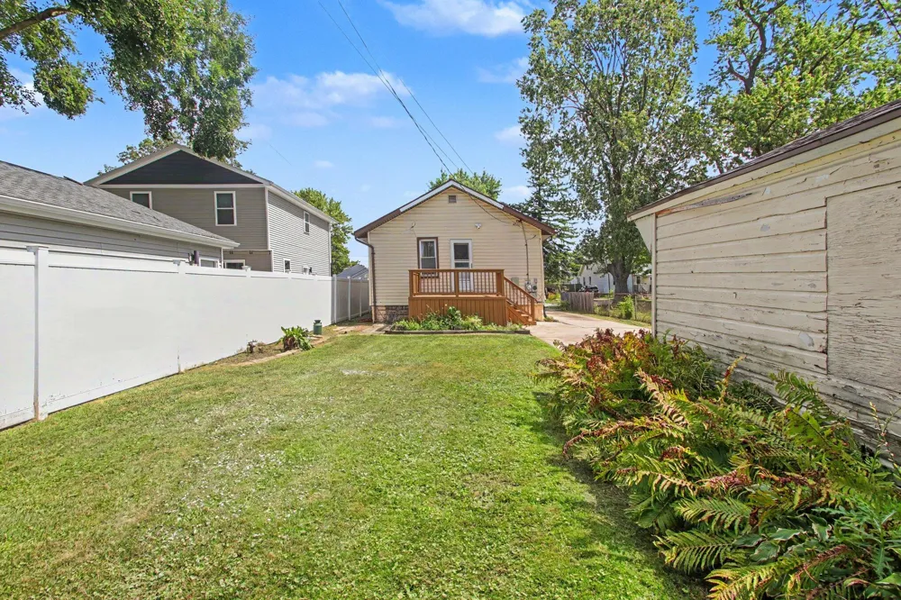 23115 Berdeno Avenue Hazel Park, MI 48030