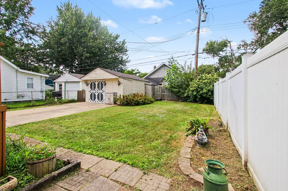 23115 Berdeno Avenue Hazel Park, MI 48030