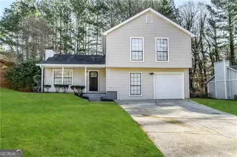 1061 Mainstreet Lake DR