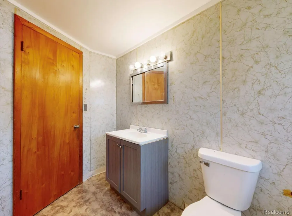 11 Congress Court D Saginaw City, MI 48602