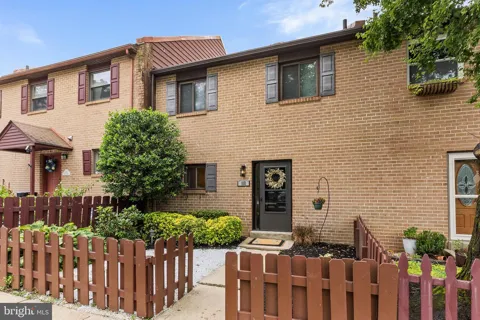 112 EATON DR