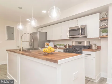 1730 MONTANA AVENUE NE #1730