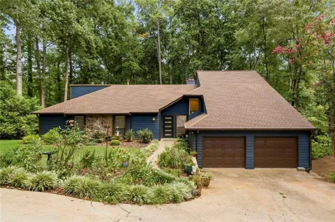 1115 Lake Drive