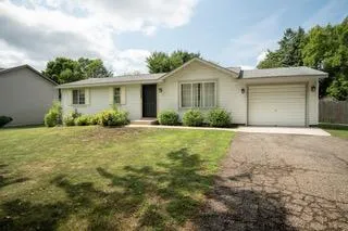 1908 E Golf Course Road NE