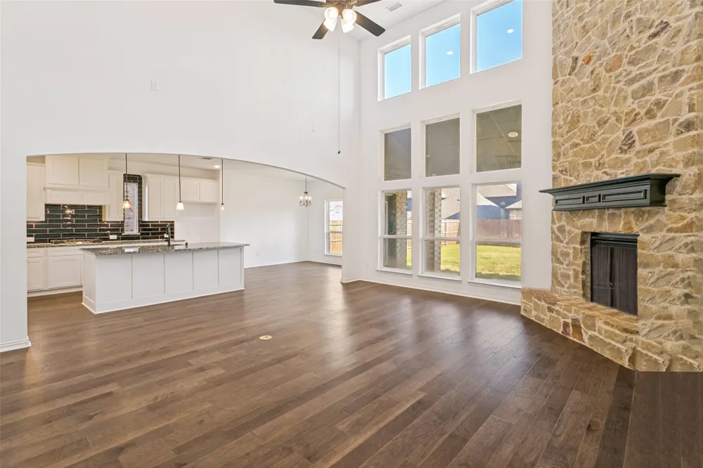 309 Lovett Lane Burleson, TX 76028