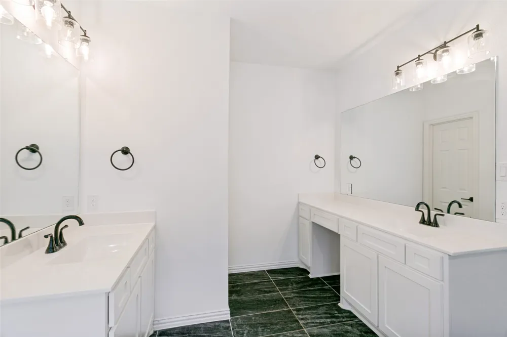 309 Lovett Lane Burleson, TX 76028