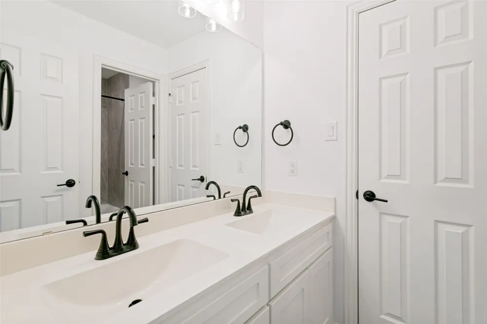 309 Lovett Lane Burleson, TX 76028