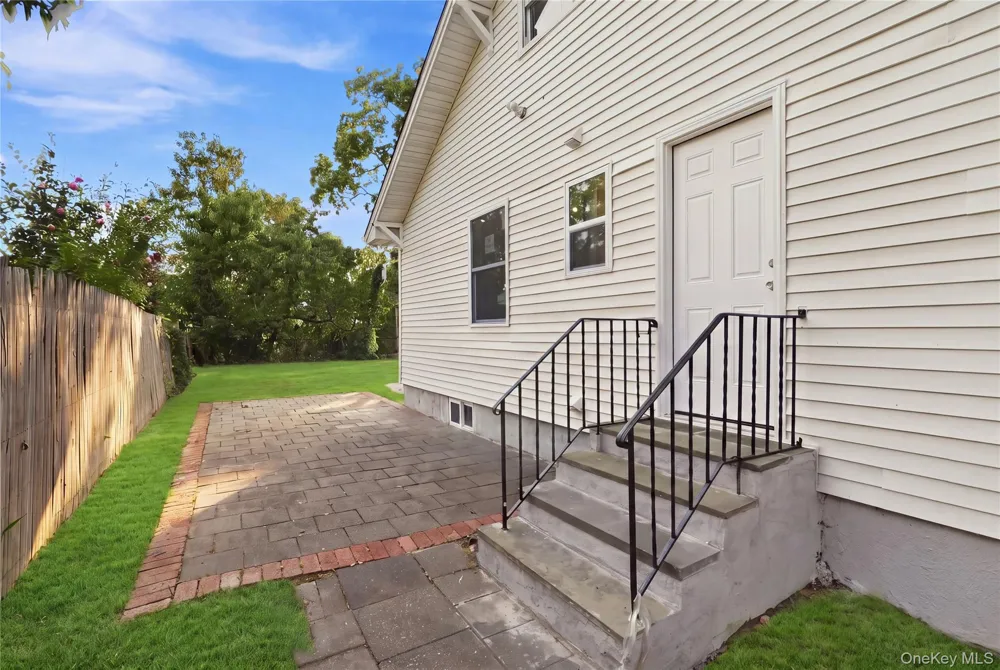 16 West Drive Bay Shore, NY 11706