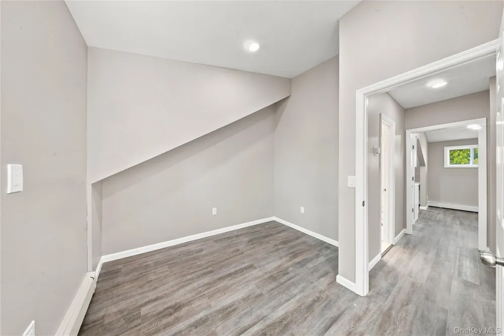 16 West Drive Bay Shore, NY 11706