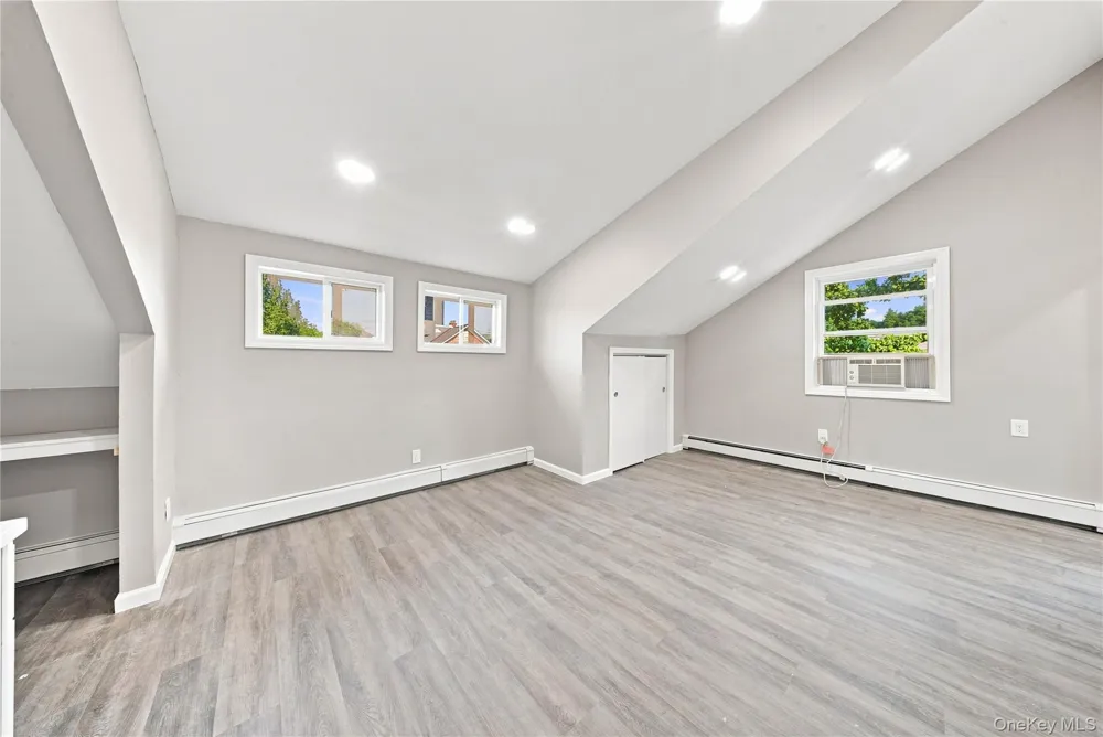 16 West Drive Bay Shore, NY 11706
