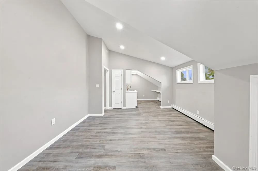 16 West Drive Bay Shore, NY 11706