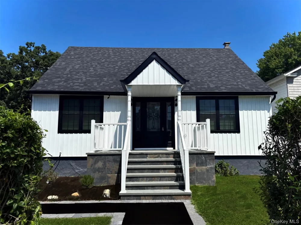 7 E Lakeland Street Bay Shore, NY 11706