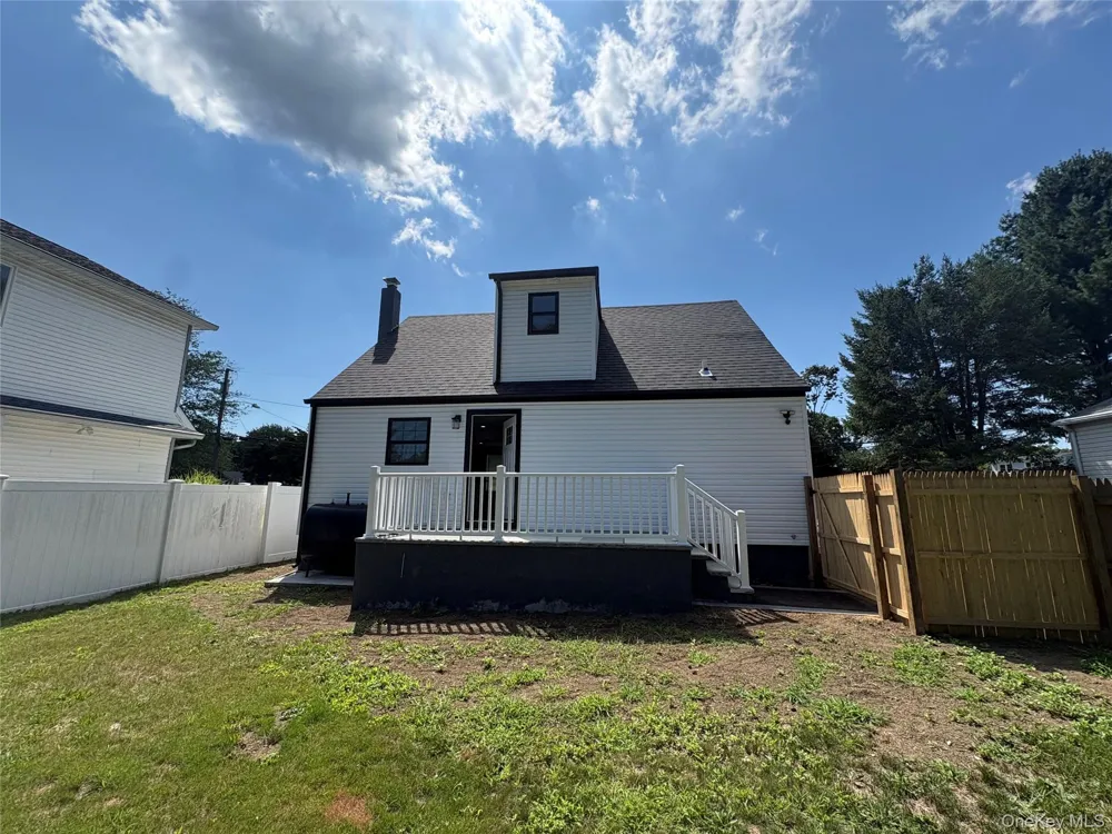 7 E Lakeland Street Bay Shore, NY 11706