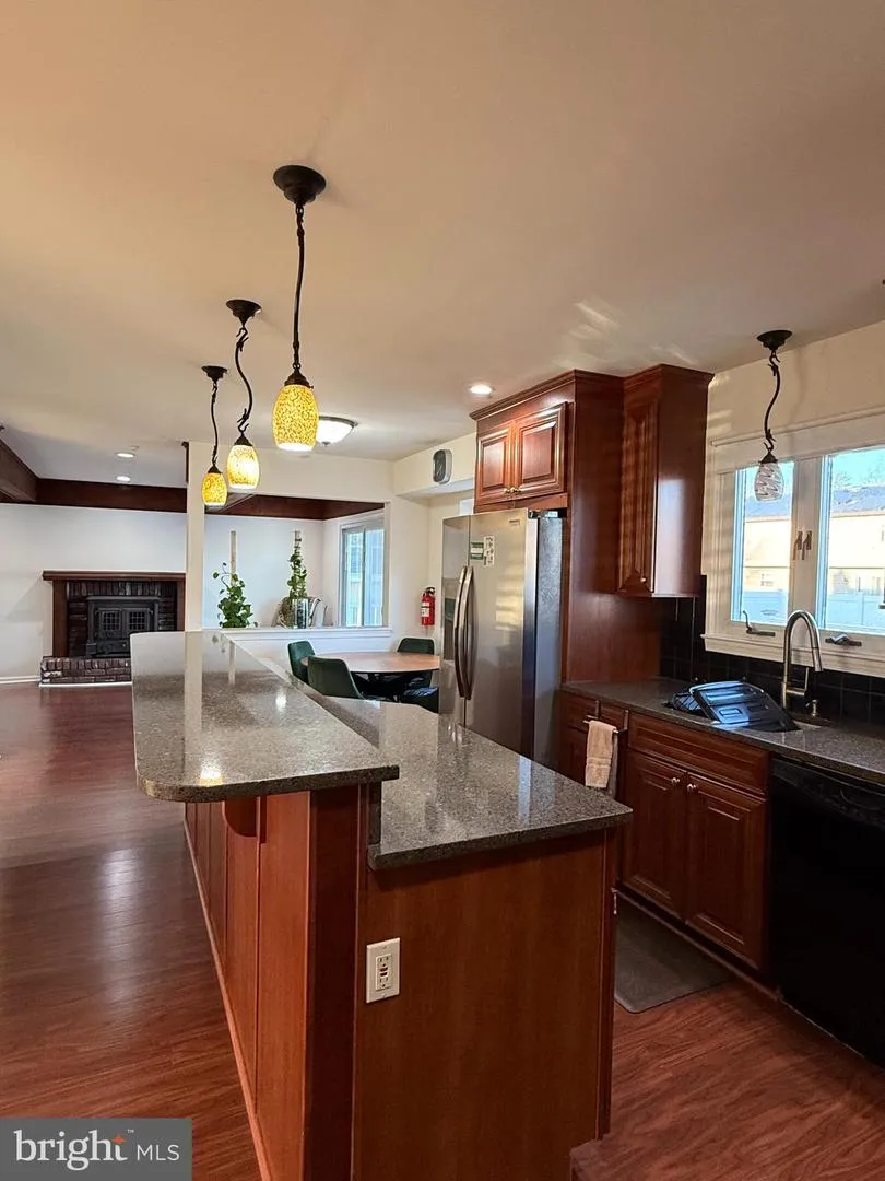 5 WESTBURY DRIVE Cherry Hill, NJ 08003