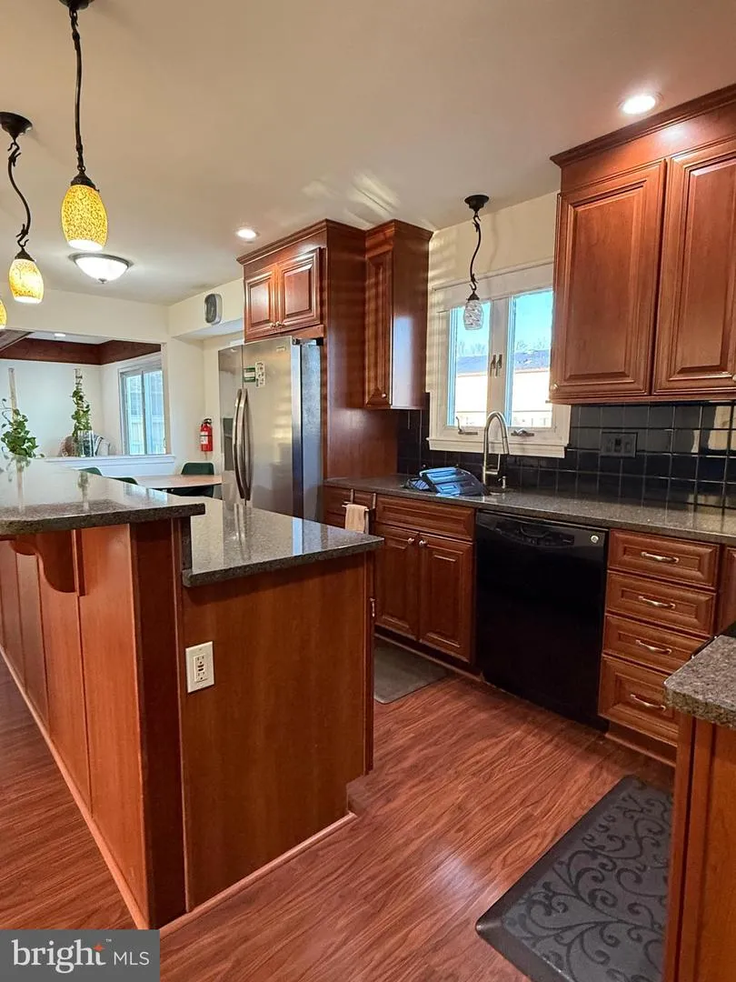 5 WESTBURY DRIVE Cherry Hill, NJ 08003