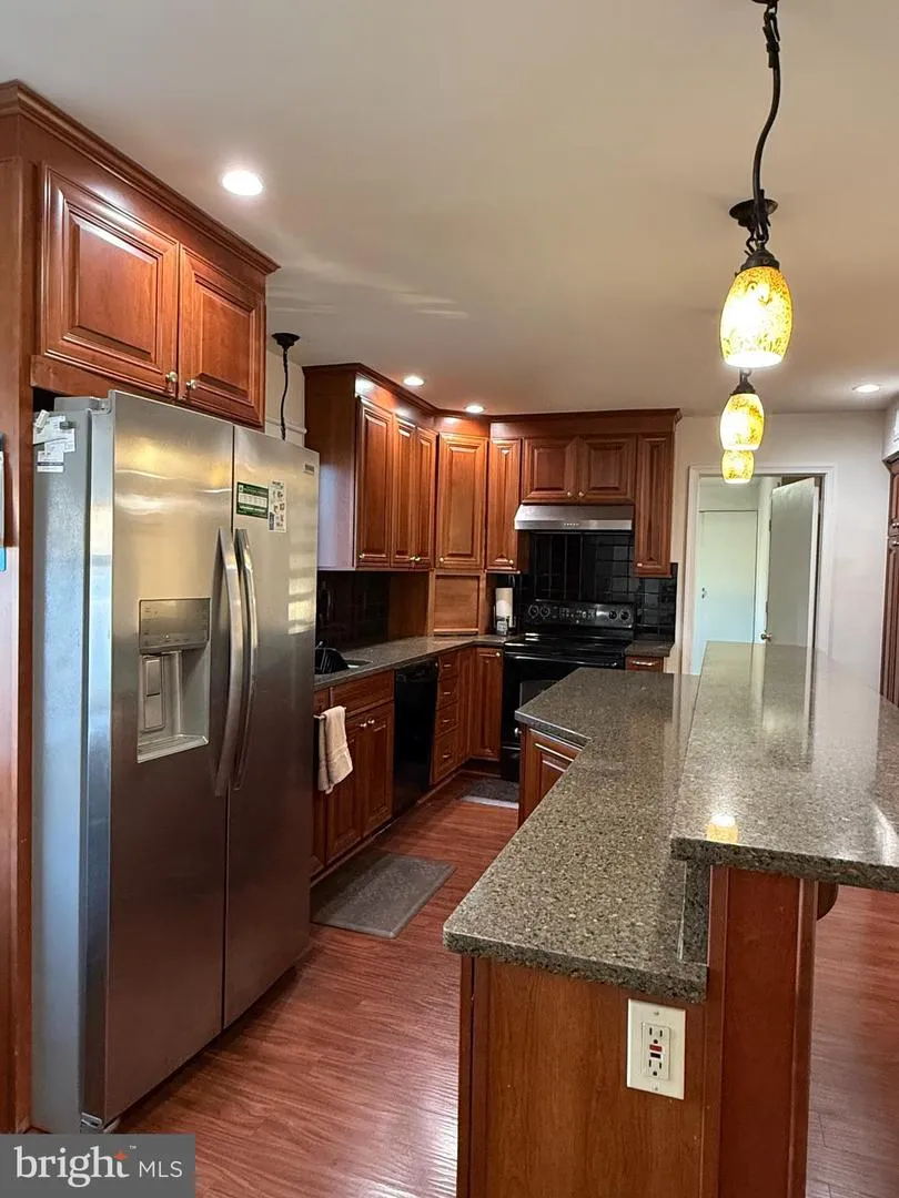 5 WESTBURY DRIVE Cherry Hill, NJ 08003