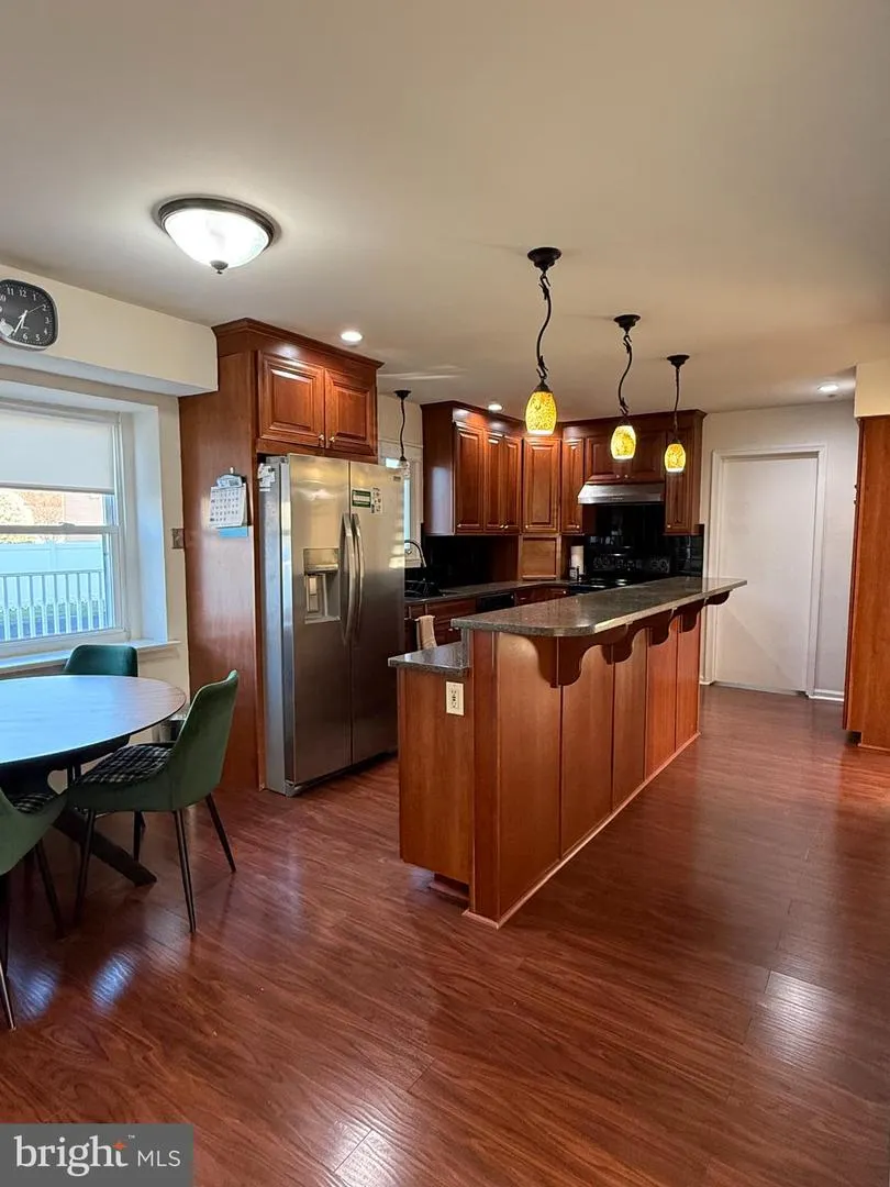 5 WESTBURY DRIVE Cherry Hill, NJ 08003