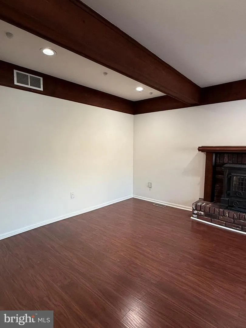 5 WESTBURY DRIVE Cherry Hill, NJ 08003