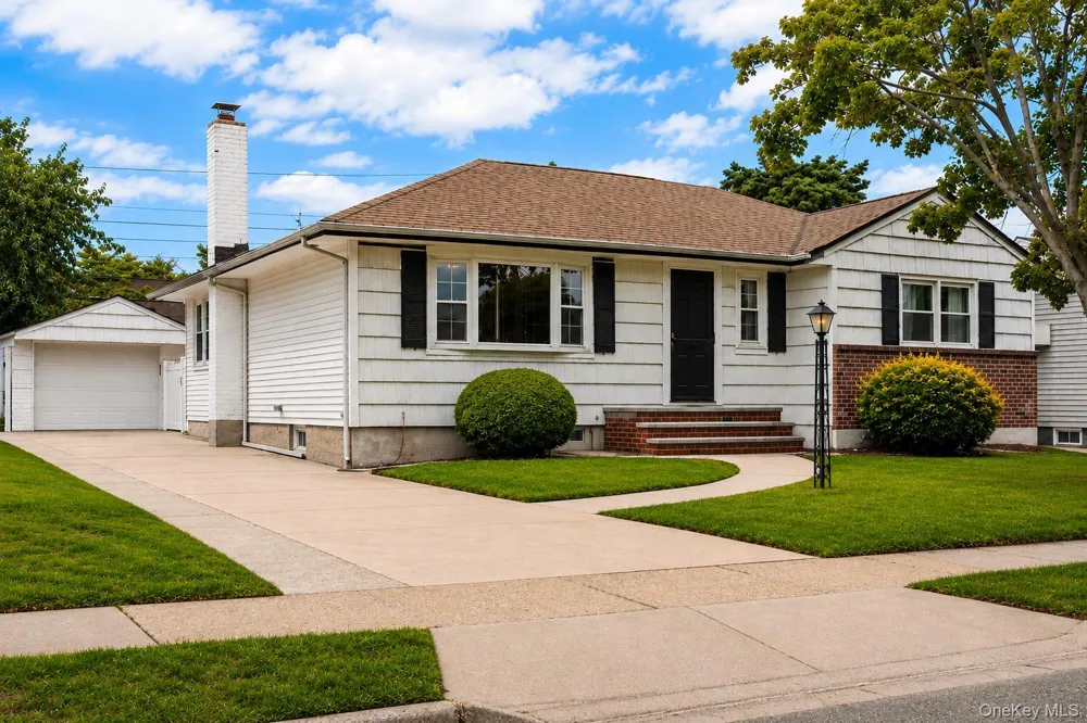 75 Linden Boulevard Hicksville, NY 11801