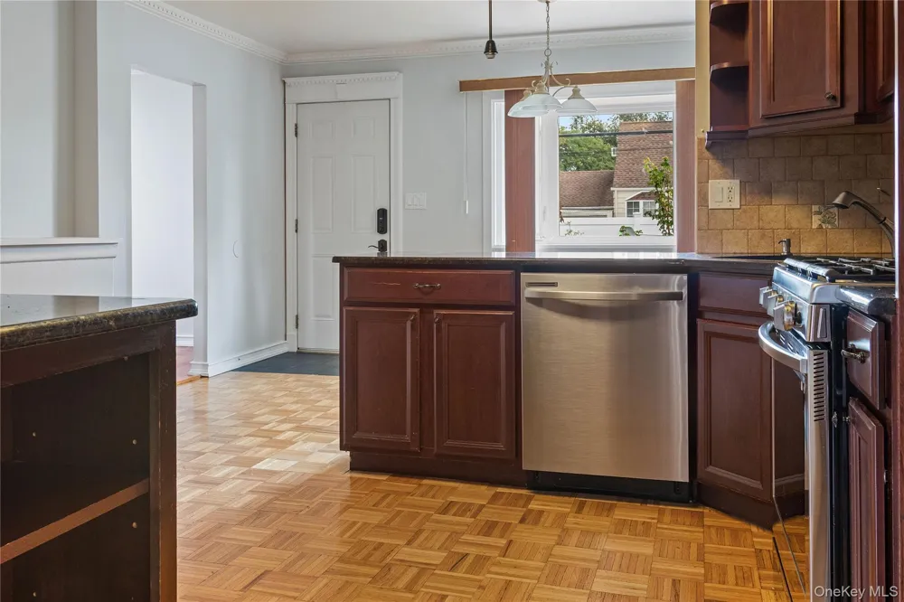75 Linden Boulevard Hicksville, NY 11801