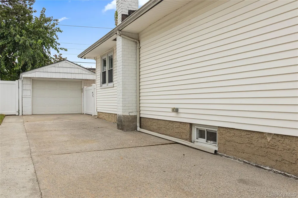 75 Linden Boulevard Hicksville, NY 11801
