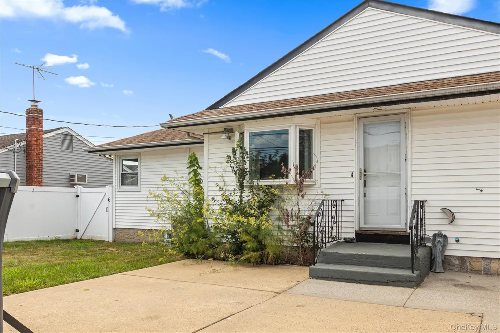 75 Linden Boulevard Hicksville, NY 11801